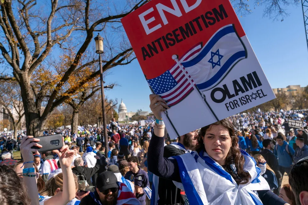 Survey finds U.S. Jews feel let down by both major parties