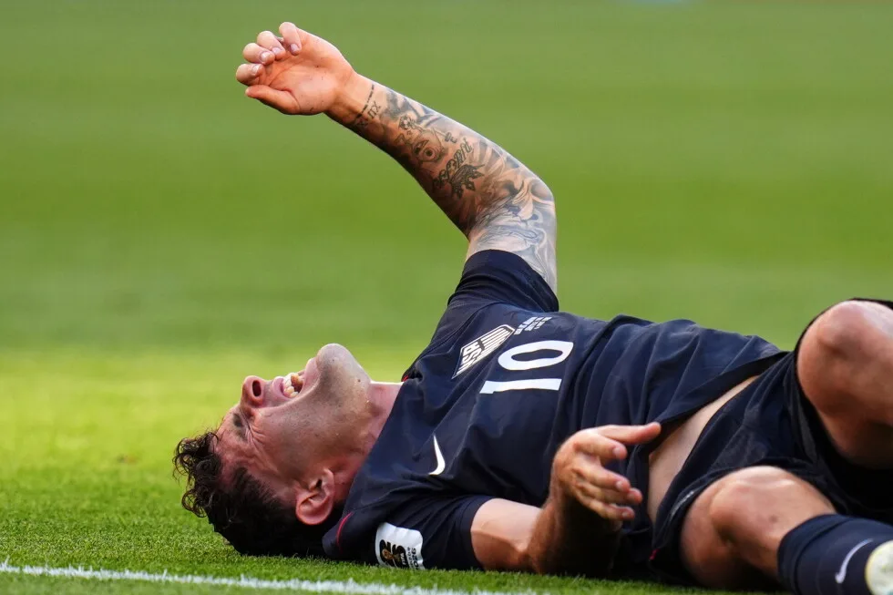U.S. forward Pulisic breaks leg, out for weeks after Belgium loss